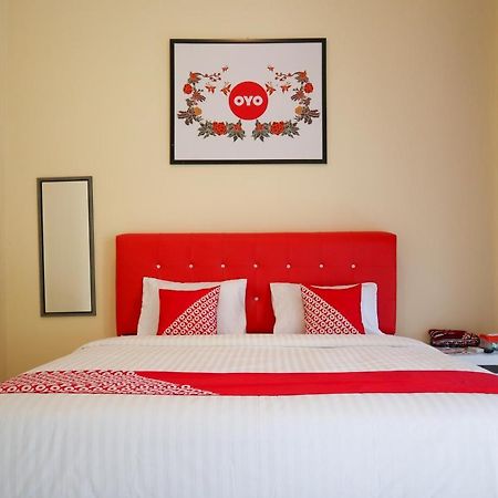 Oyo 2202 Delima Guest House Syariah Padang  Eksteriør billede