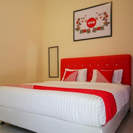 Oyo 2202 Delima Guest House Syariah Padang  Eksteriør billede