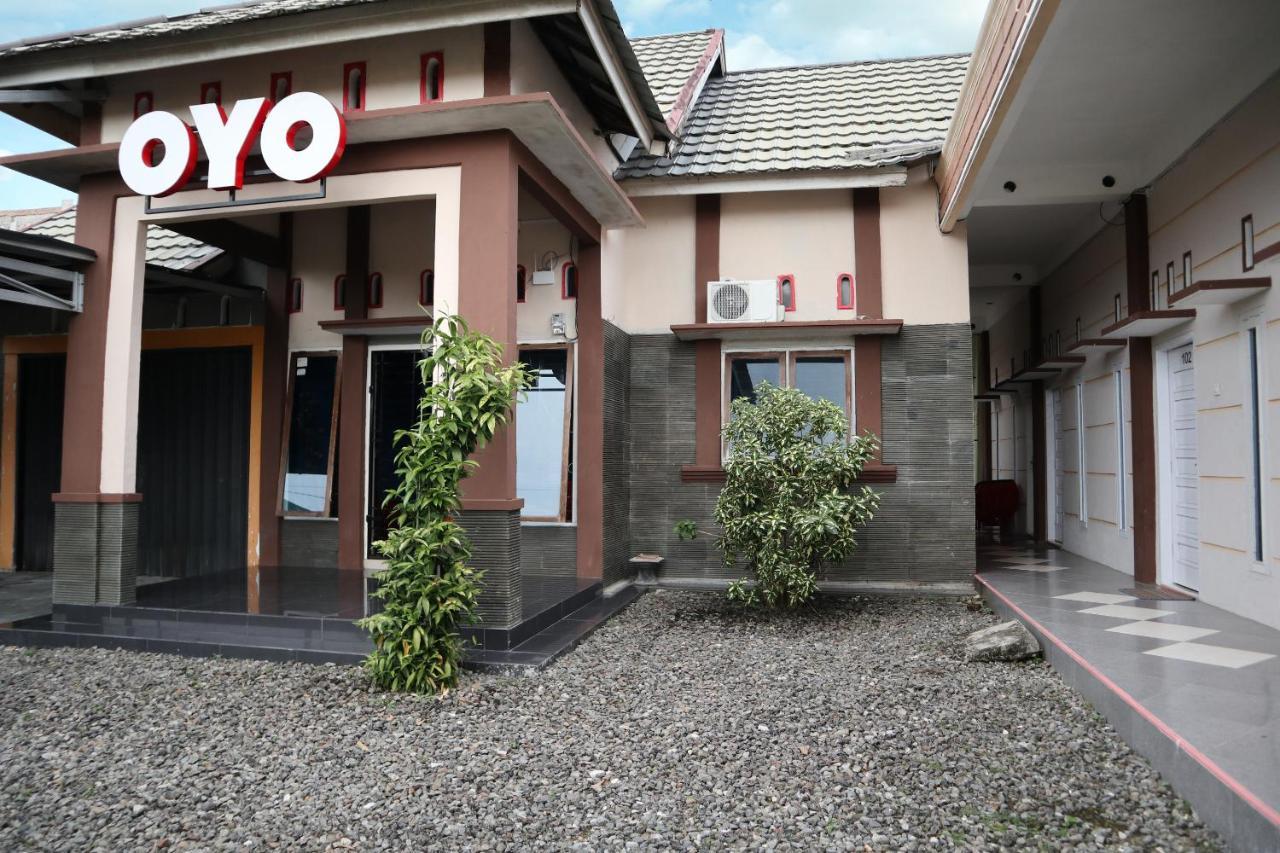 Oyo 2202 Delima Guest House Syariah Padang  Eksteriør billede