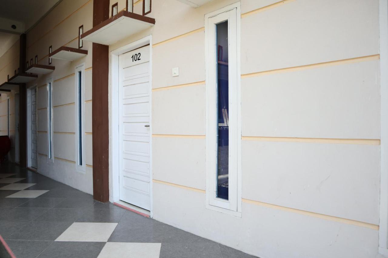 Oyo 2202 Delima Guest House Syariah Padang  Eksteriør billede